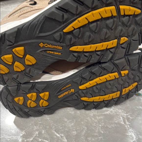 Columbia Newton Ridge Waterproof Hiking Boots Tan Gray Orange NWOT - Picture 4 of 6